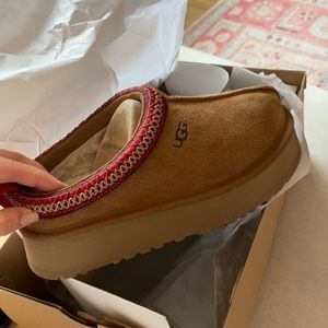 UGG tazz mule W SIZE 7